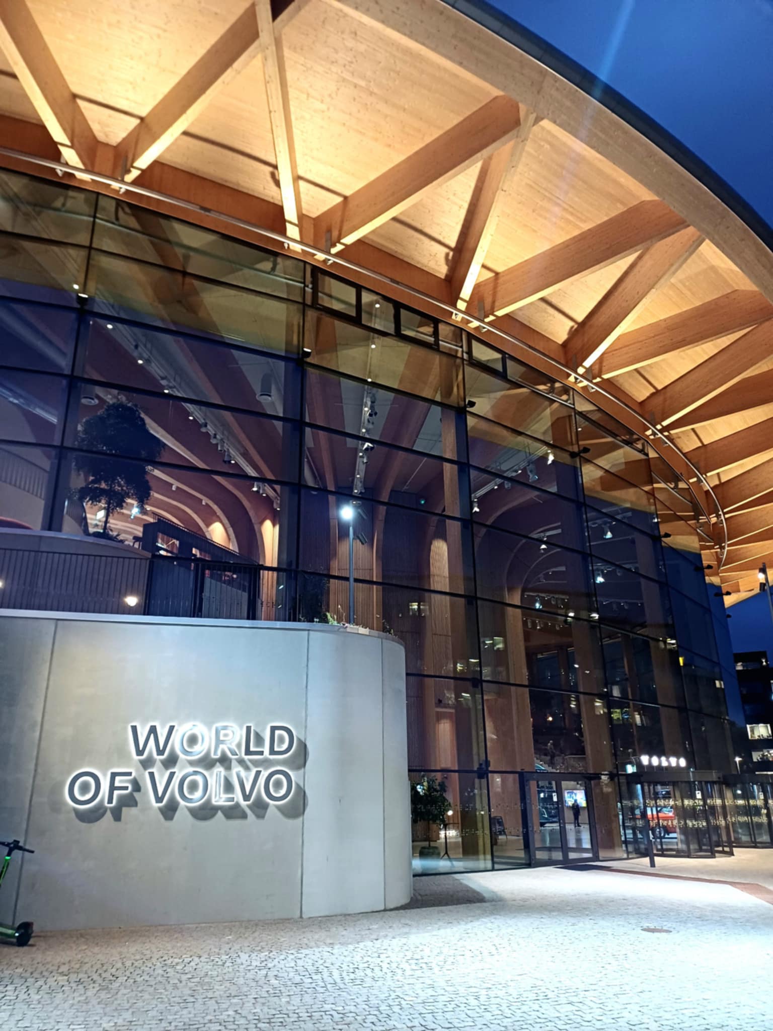 b92eac8c-9e25-49b8-8f58-283a3eda44ae (1)